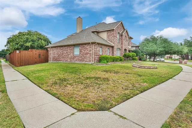 $2,700 | 8101 Freeman Drive, Rowlett, TX 75089