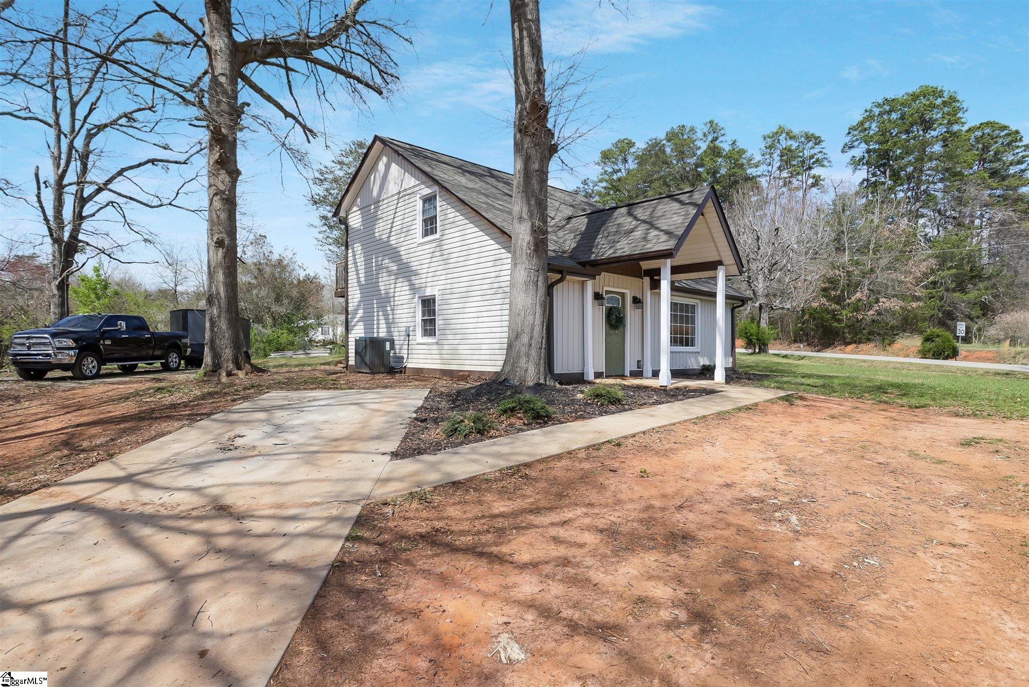1002 Lake Cunningham Road Greer, SC 29651 - Photo 29 of 33