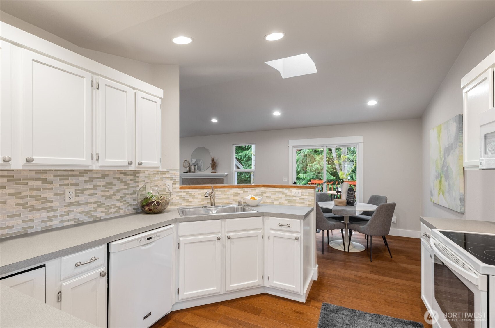 2408 208th Place Southeast Bothell, WA 98021 - Photo 8 of 36