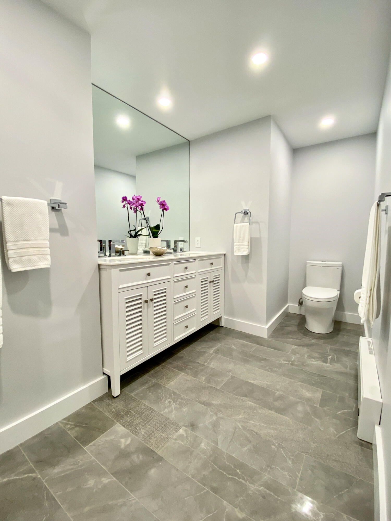 1 Belmont Road, Unit 225 West Harwich, MA 02671 - Photo 10 of 31 a spacious bathroom with a sink and a vanity
