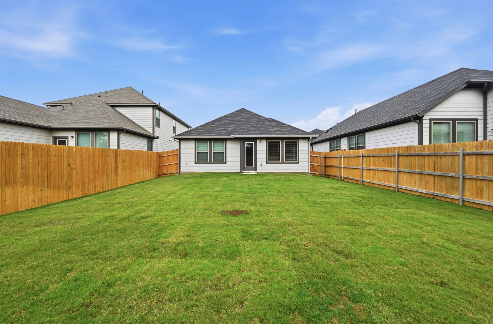 332 Bendecido Loop Elgin, TX 78621 - Photo 26 of 39