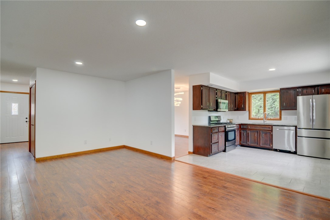 933 West Frank Drive Decatur, IL 62526 - Photo 13 of 30