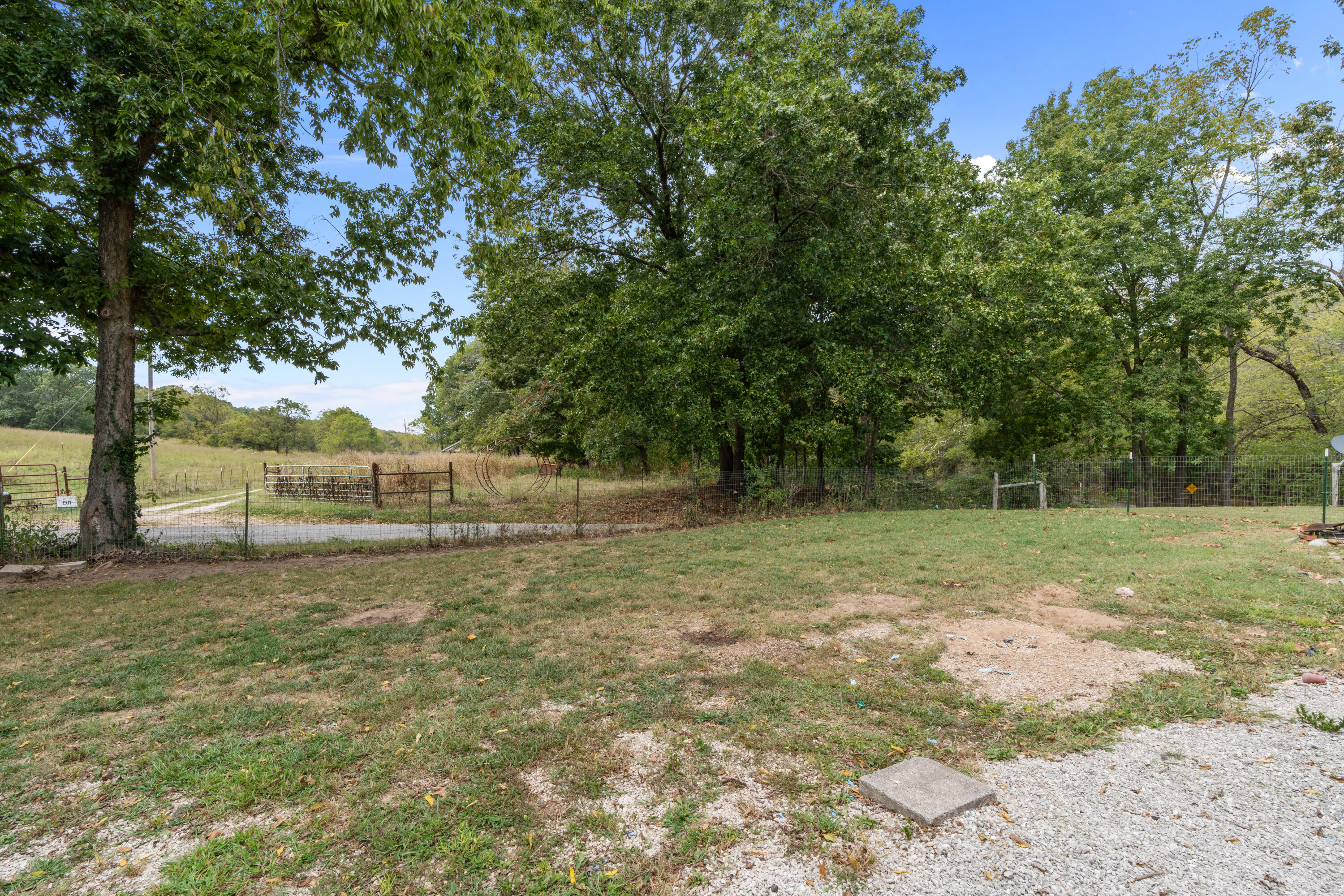 2015 Aspen Road Highlandville, MO 65669 - Photo 13 of 31 DSC01528