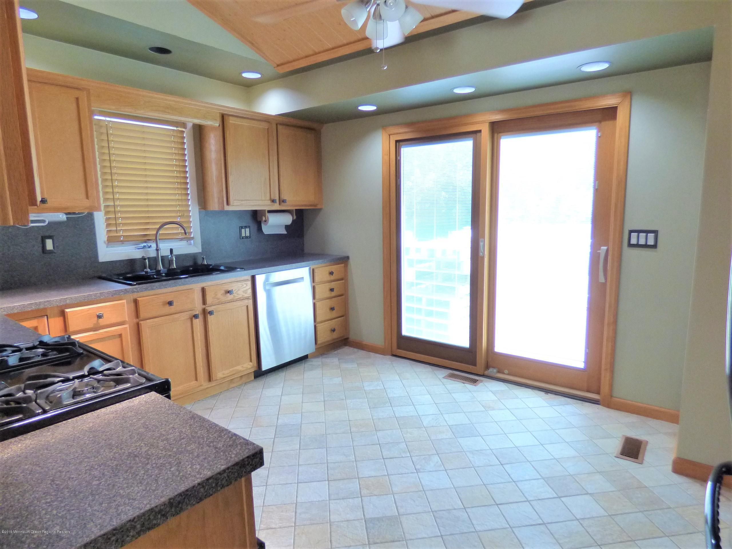 1255 Aldrich Road Jackson, NJ 08527 - Photo 4 of 25 1255 Aldrich 3