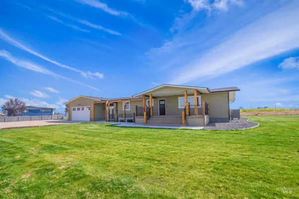 $999,990 | 8481 Big Foot Road, Melba, ID 83641