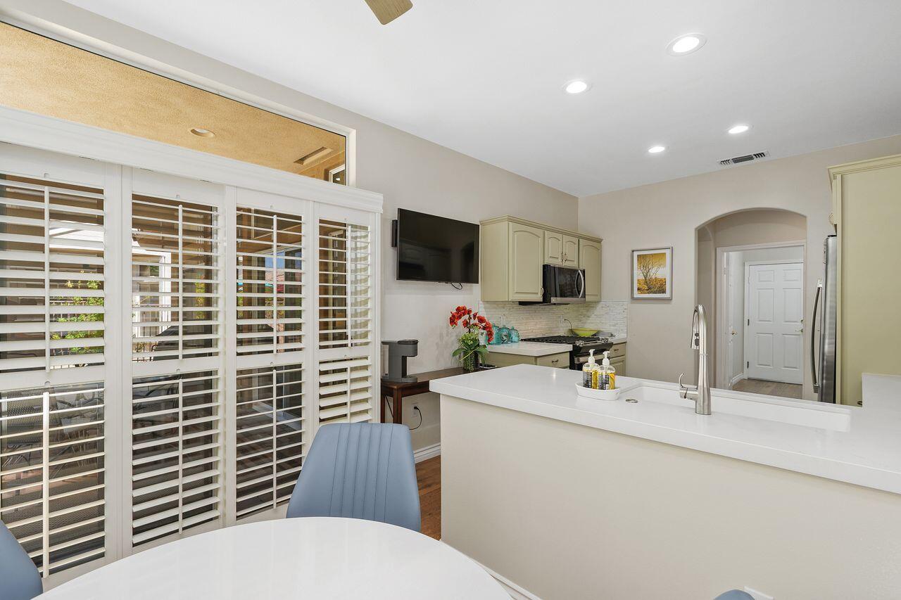 78560 Crystal Falls Road Palm Desert, CA 92211 - Photo 18 of 37 18_11870670_182440_182440-EI-118