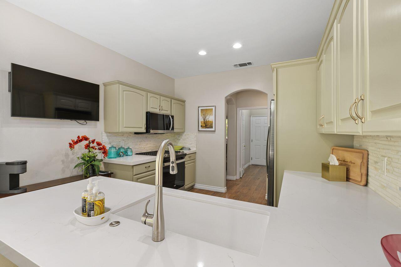 78560 Crystal Falls Road Palm Desert, CA 92211 - Photo 19 of 37 19_11870671_182440_182440-EI-119