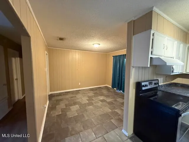 $1,350 | 320 Springdale Circle, D'Iberville, MS 39540