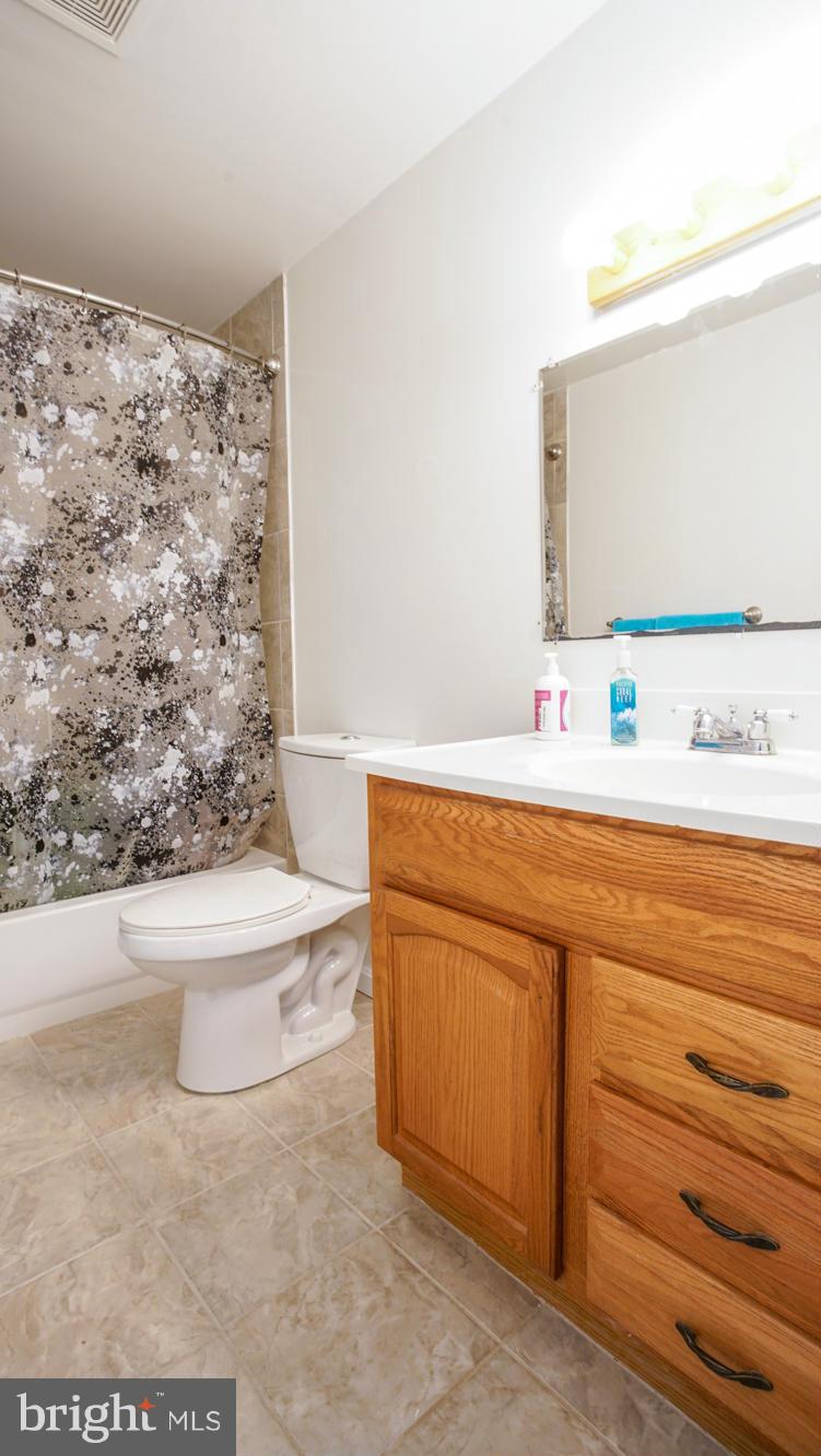 9502 Gunview Road Baltimore, MD 21236 - Photo 10 of 26 Bath