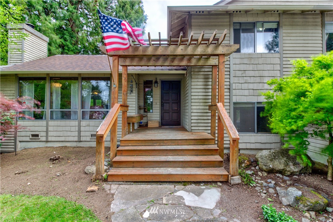 2515 168th Street Southeast Bothell, WA 98012 - Photo 3 of 25 Gallery Image 3