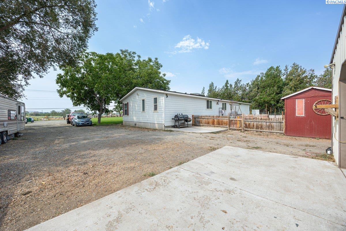 28707 South Finley Road Kennewick, WA 99337 - Photo 3 of 27 Gallery Image 3