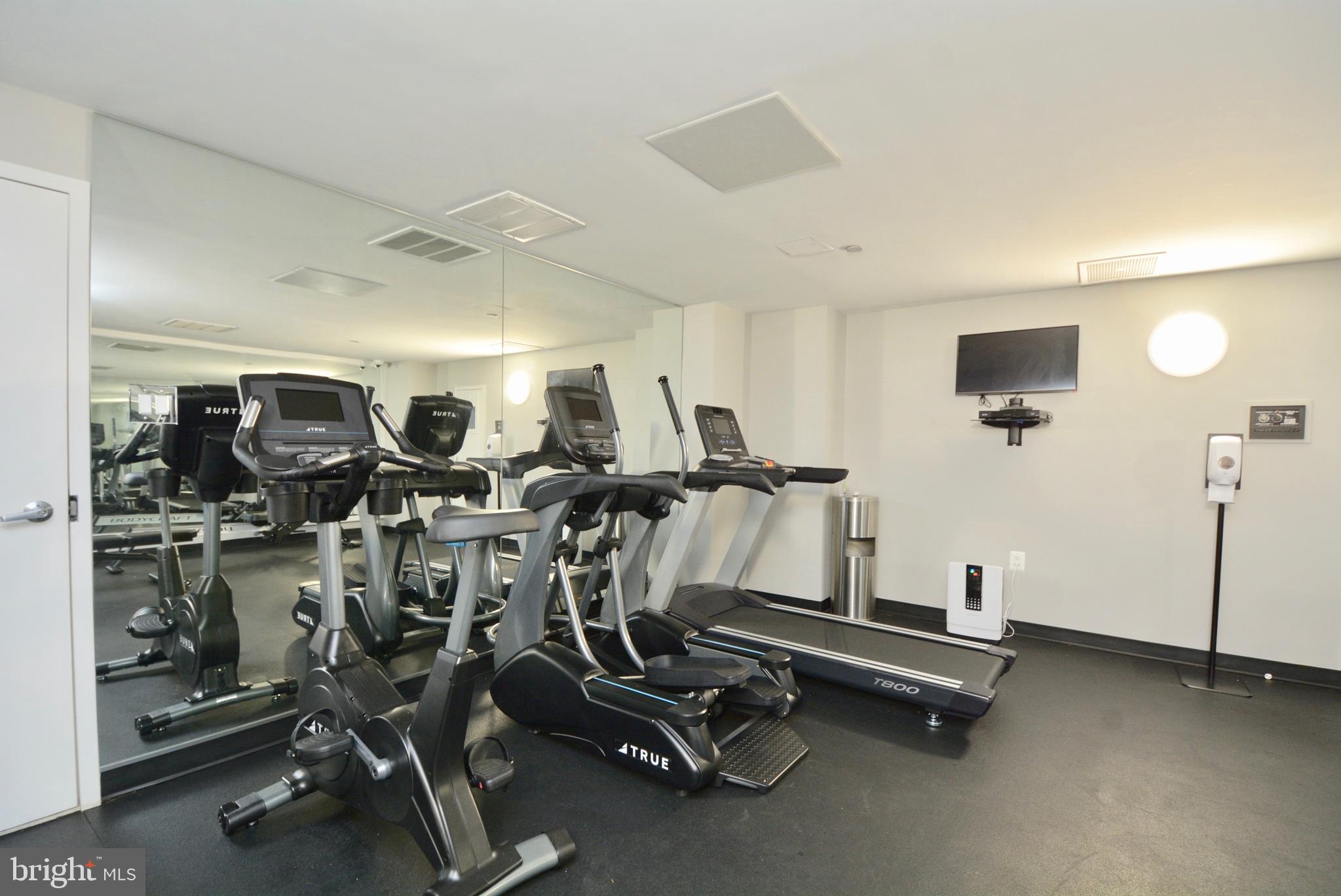 1301 North Courthouse Road, Unit 1512 Arlington, VA 22201 - Photo 32 of 37 Gym