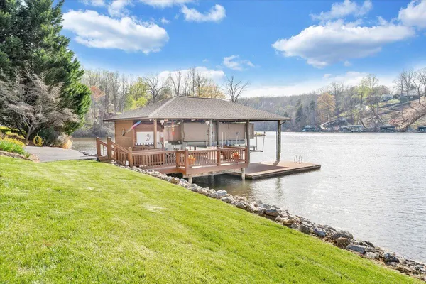 $1,695,000 | 274 Village Lane, Moneta, VA 24121