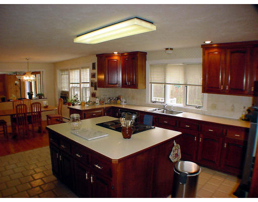 14 Woodstone Road Northborough, MA 01532 - Photo 2 of 7 Gallery Image 2