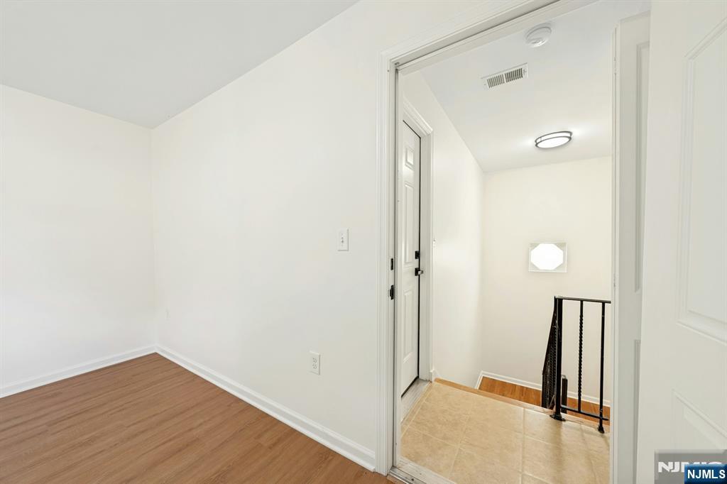 726 Saddle River Road Saddle Brook, NJ 07663 - Photo 15 of 32