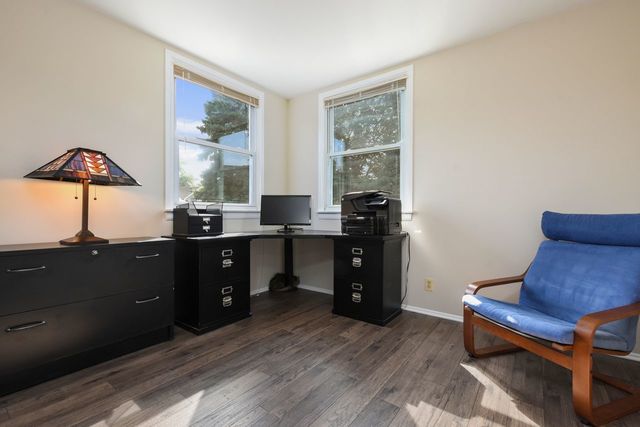 345 Olmsted Road Riverside, IL 60546 - Photo 18 of 31 a workspace with furniture and window