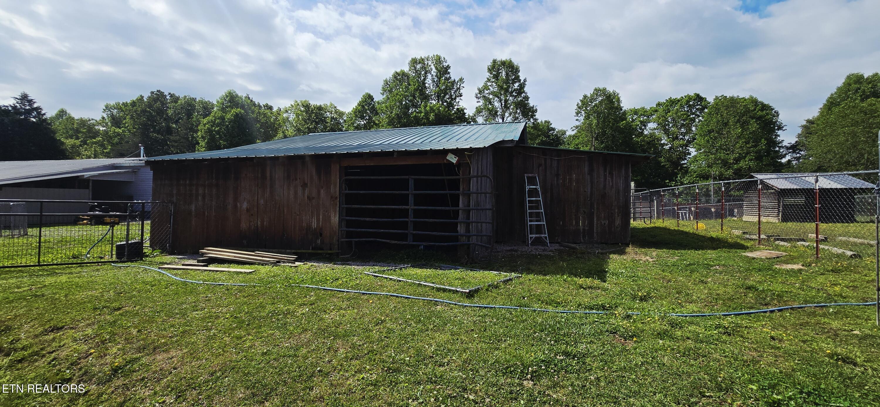 204 Honey Creek Loop Road Allardt, TN 38504 - Photo 5 of 59 20260509_094808