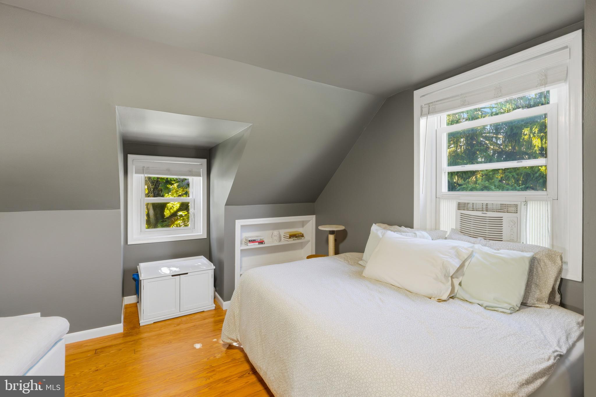 10319 Greentop Road Cockeysville, MD 21030 - Photo 14 of 28 Upper 1 - Cozy sitting room