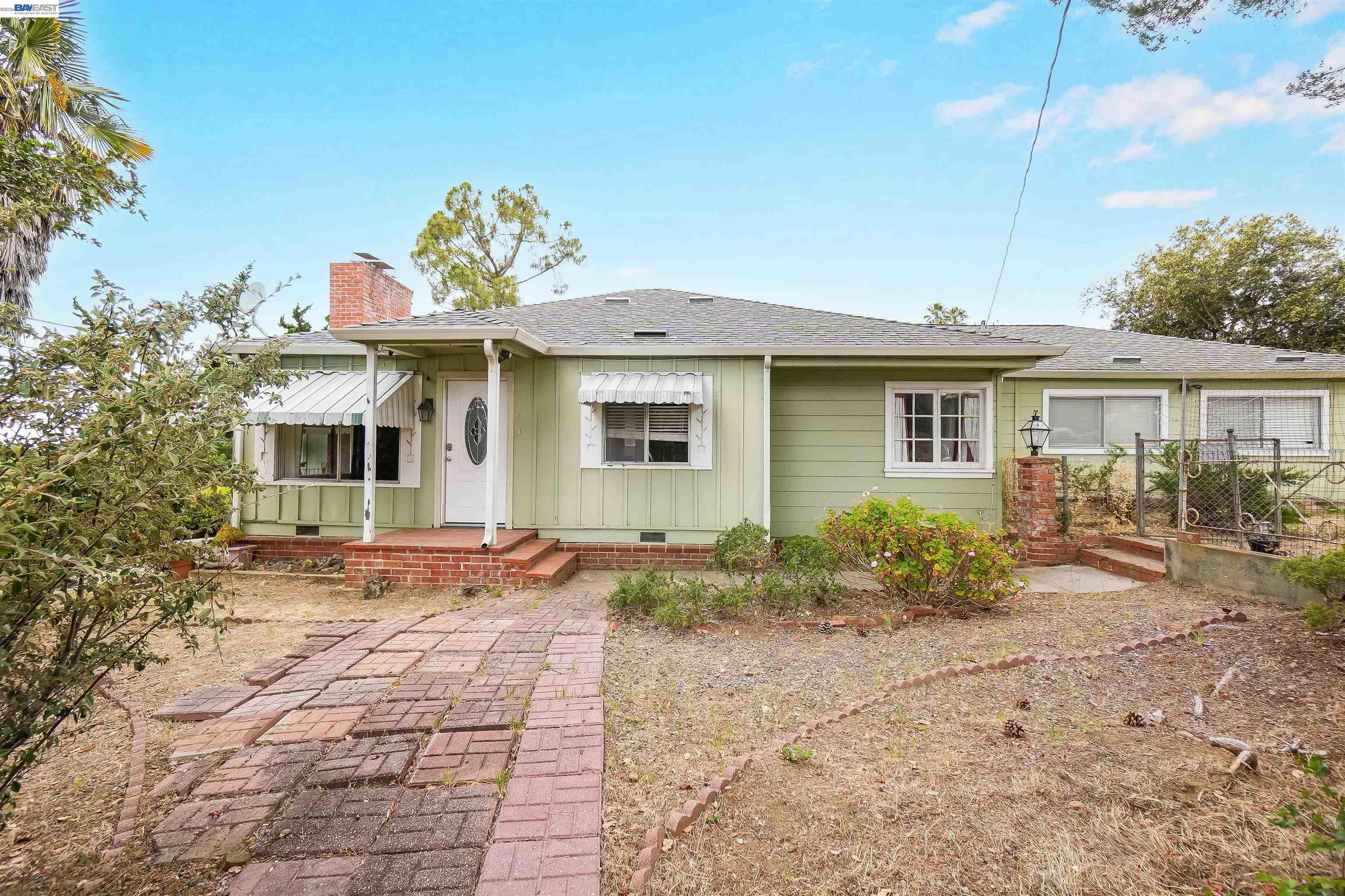 26027 Clover Road Hayward, CA 94542 - Photo 11 of 62
