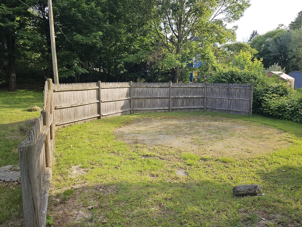 5 Old Thompson Road Webster, MA 01570 - Photo 5 of 20