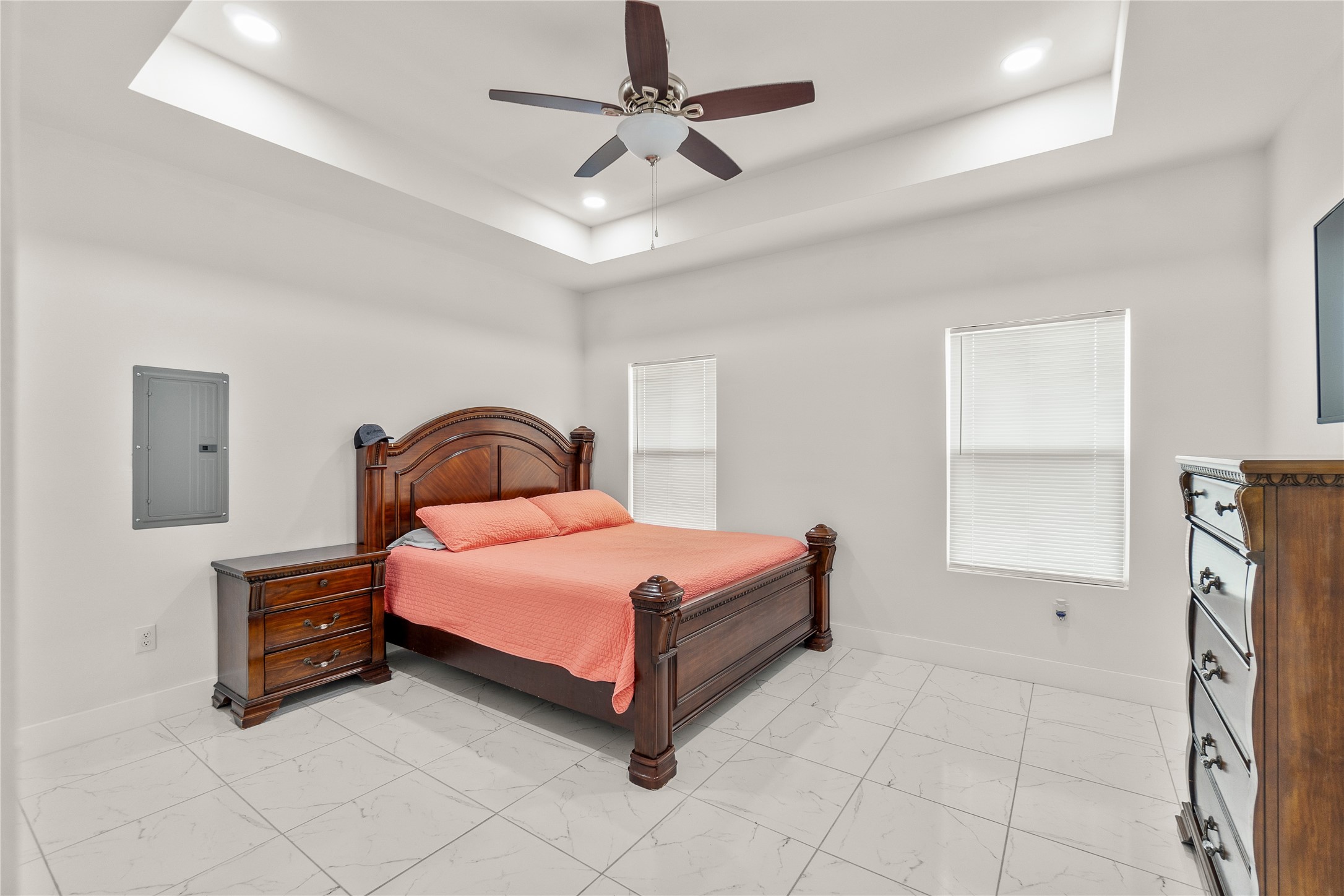 23232 Val Verde Edcouch, TX 78538 - Photo 12 of 19 a bedroom with a bed and a window