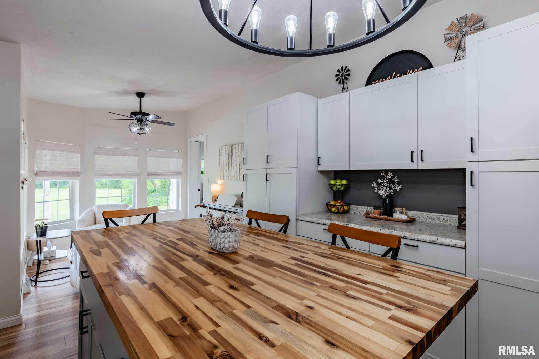 8873 Bennett Road Benton, IL 62812 - Photo 11 of 45