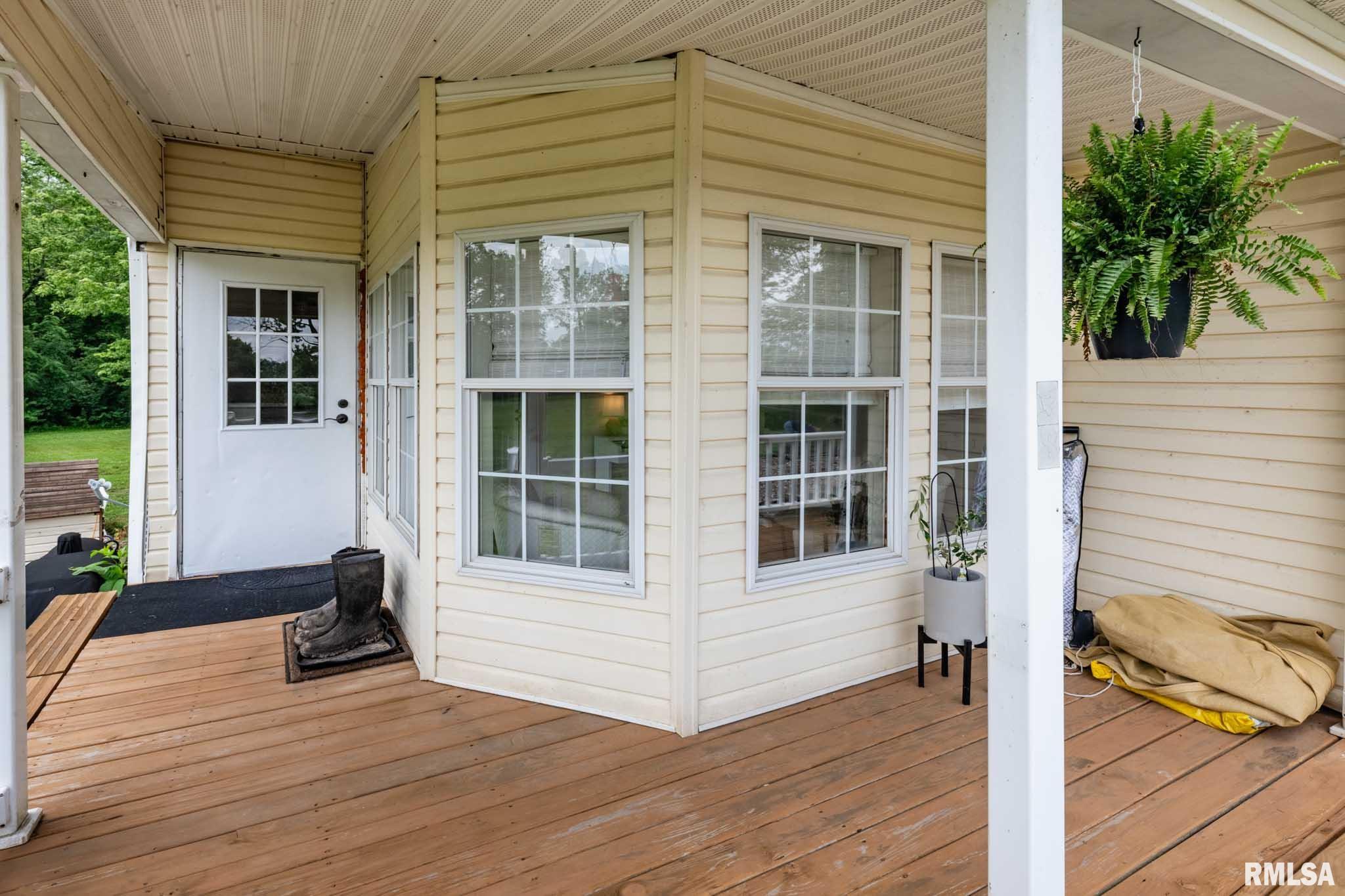 8873 Bennett Road Benton, IL 62812 - Photo 3 of 45