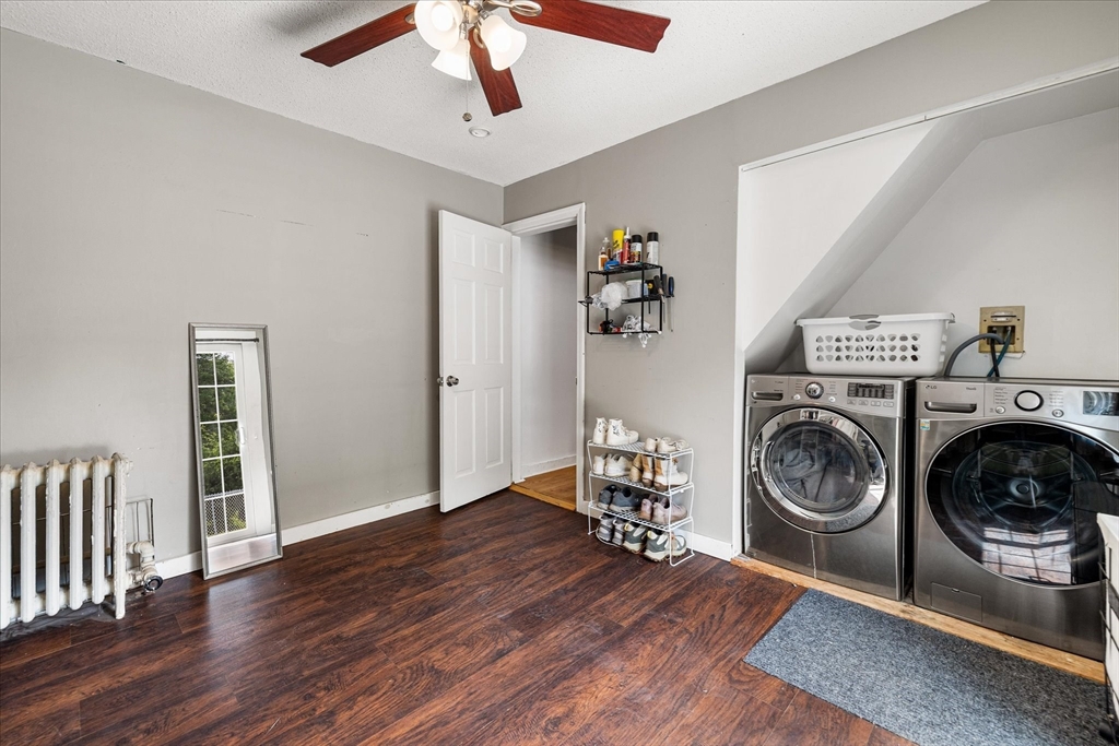 125 Fair Oak Road Springfield, MA 01128 - Photo 23 of 29 a view of livingroom with washer and dryer