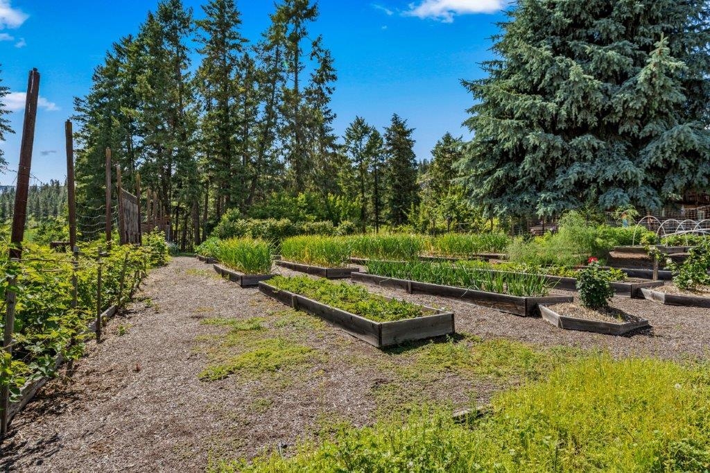 2447A Pierre Lake Road, Unit A Kettle Falls, WA 99141 - Photo 32 of 50