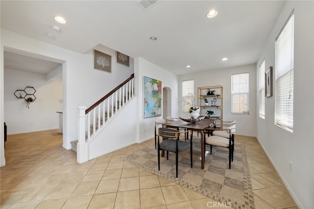 661 East Lavender Way Azusa, CA 91702 - Photo 12 of 48