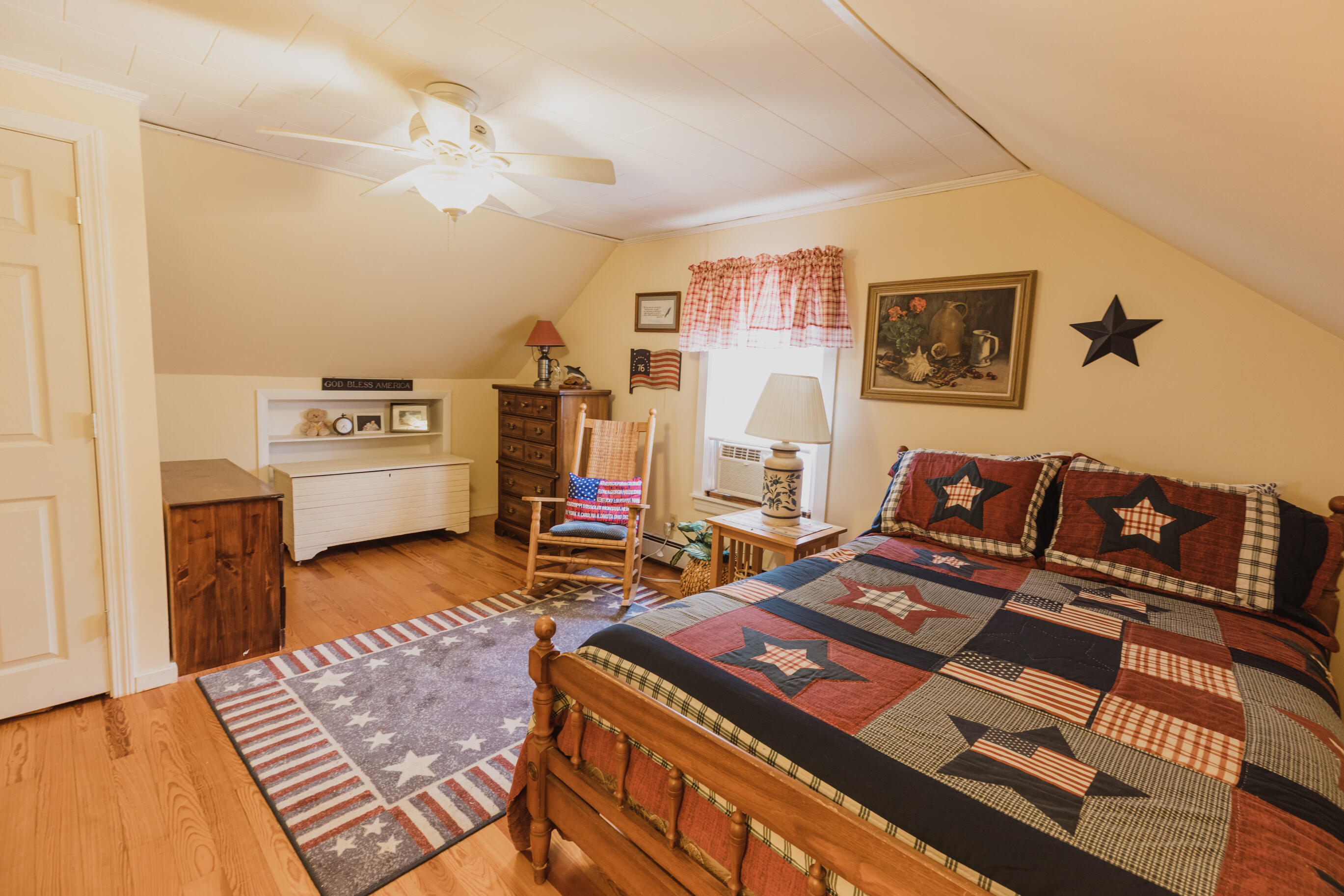 344 Maple Street Bangor, ME 04401 - Photo 25 of 41 344MaplestBangor_Aug_2022-31