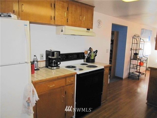 4004 Petersville Road Northeast Bremerton, WA 98310 - Photo 5 of 15 Gallery Image 5
