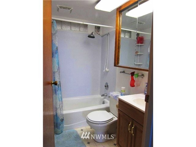 4004 Petersville Road Northeast Bremerton, WA 98310 - Photo 7 of 15 Gallery Image 7
