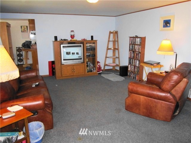 4004 Petersville Road Northeast Bremerton, WA 98310 - Photo 8 of 15 Gallery Image 8