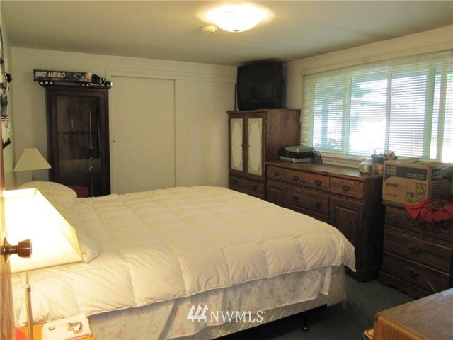4004 Petersville Road Northeast Bremerton, WA 98310 - Photo 9 of 15 Gallery Image 9