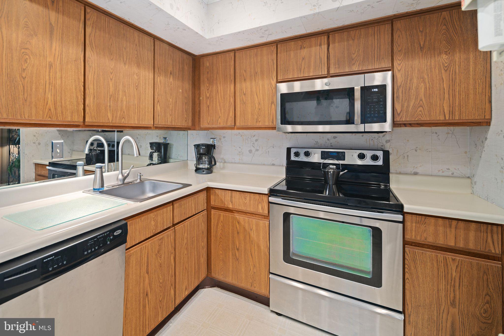 2607 Red Oak Circle Springfield, PA 19064 - Photo 12 of 19 Gallery Image 12