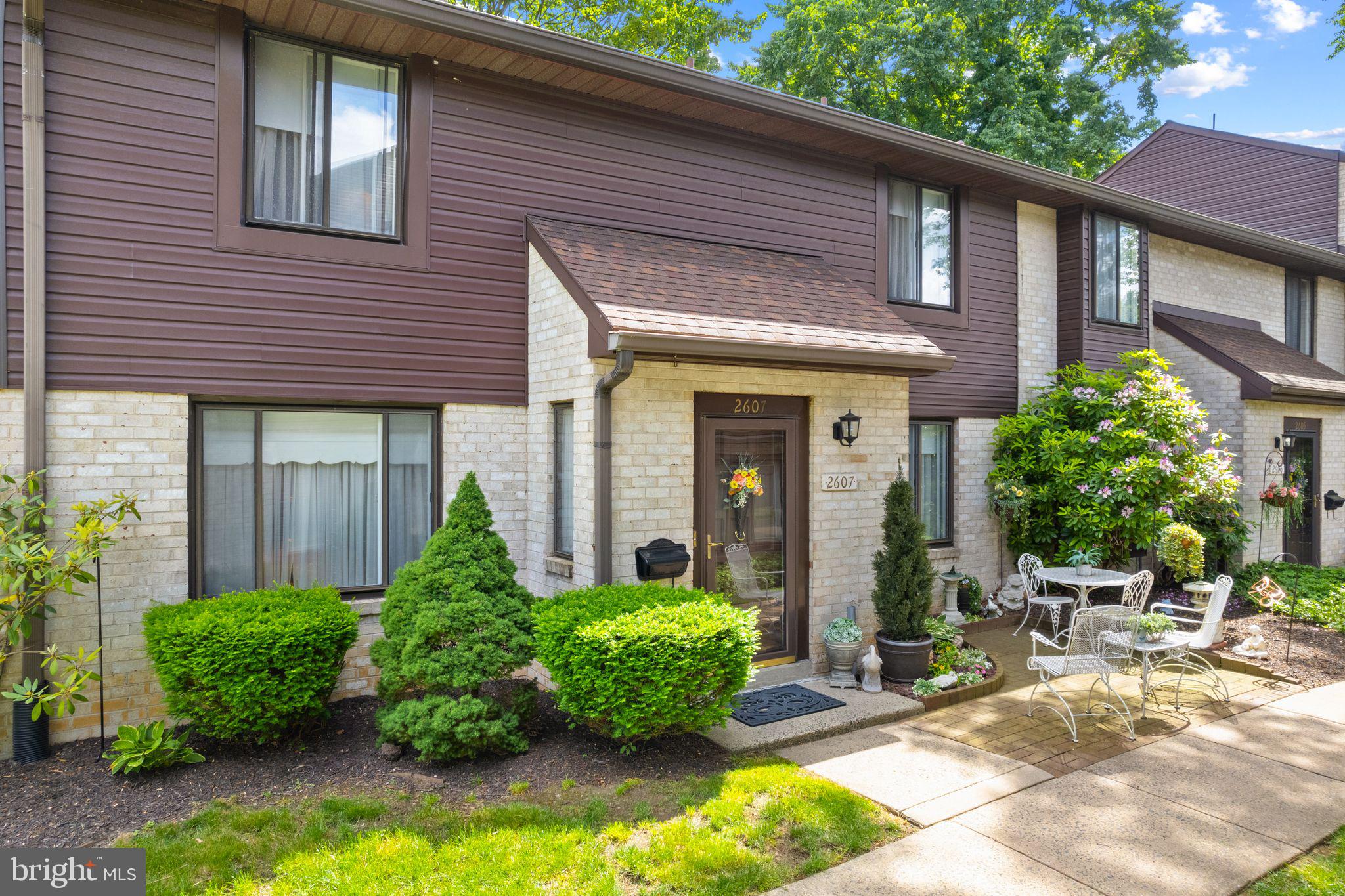 2607 Red Oak Circle Springfield, PA 19064 - Photo 2 of 19 Gallery Image 2