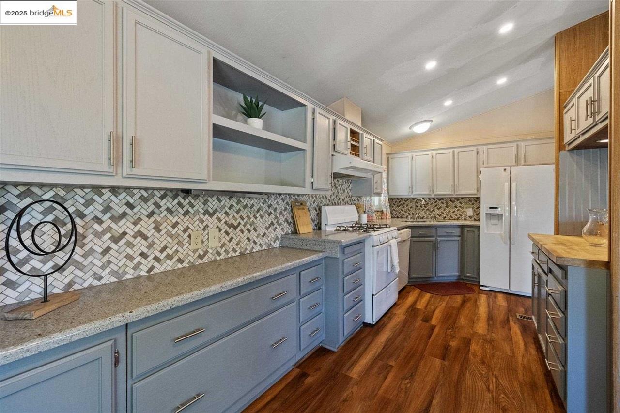 18717 Mill Villa Road, Unit 414 Jamestown, CA 95327 - Photo 10 of 29