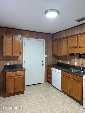 $1,350 | 2403 9th Street, Pascagoula, MS 39567