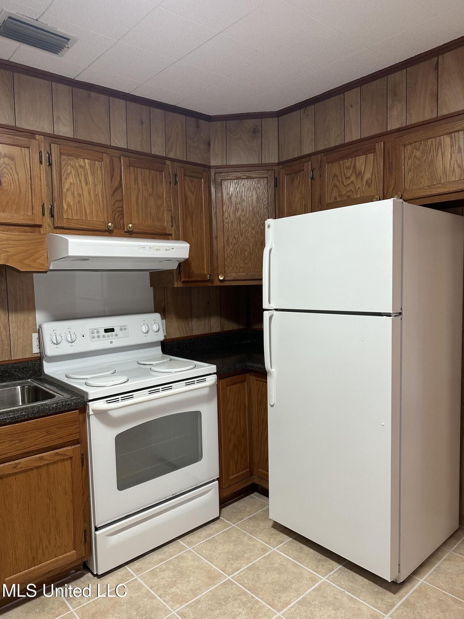 2403 9th Street Pascagoula, MS 39567 - Photo 19 of 24 IMG_3084