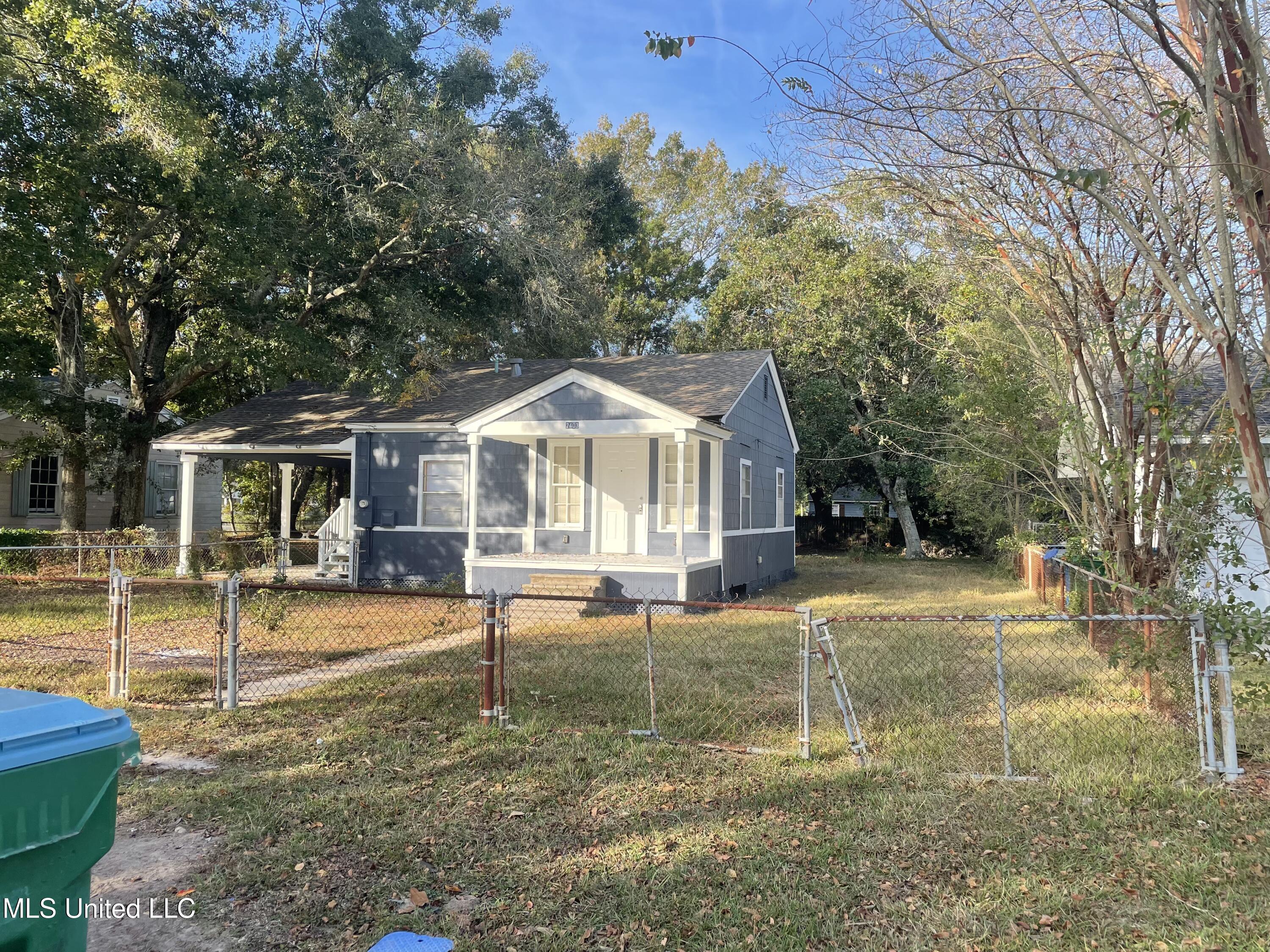 2403 9th Street Pascagoula, MS 39567 - Photo 2 of 24 IMG_8761