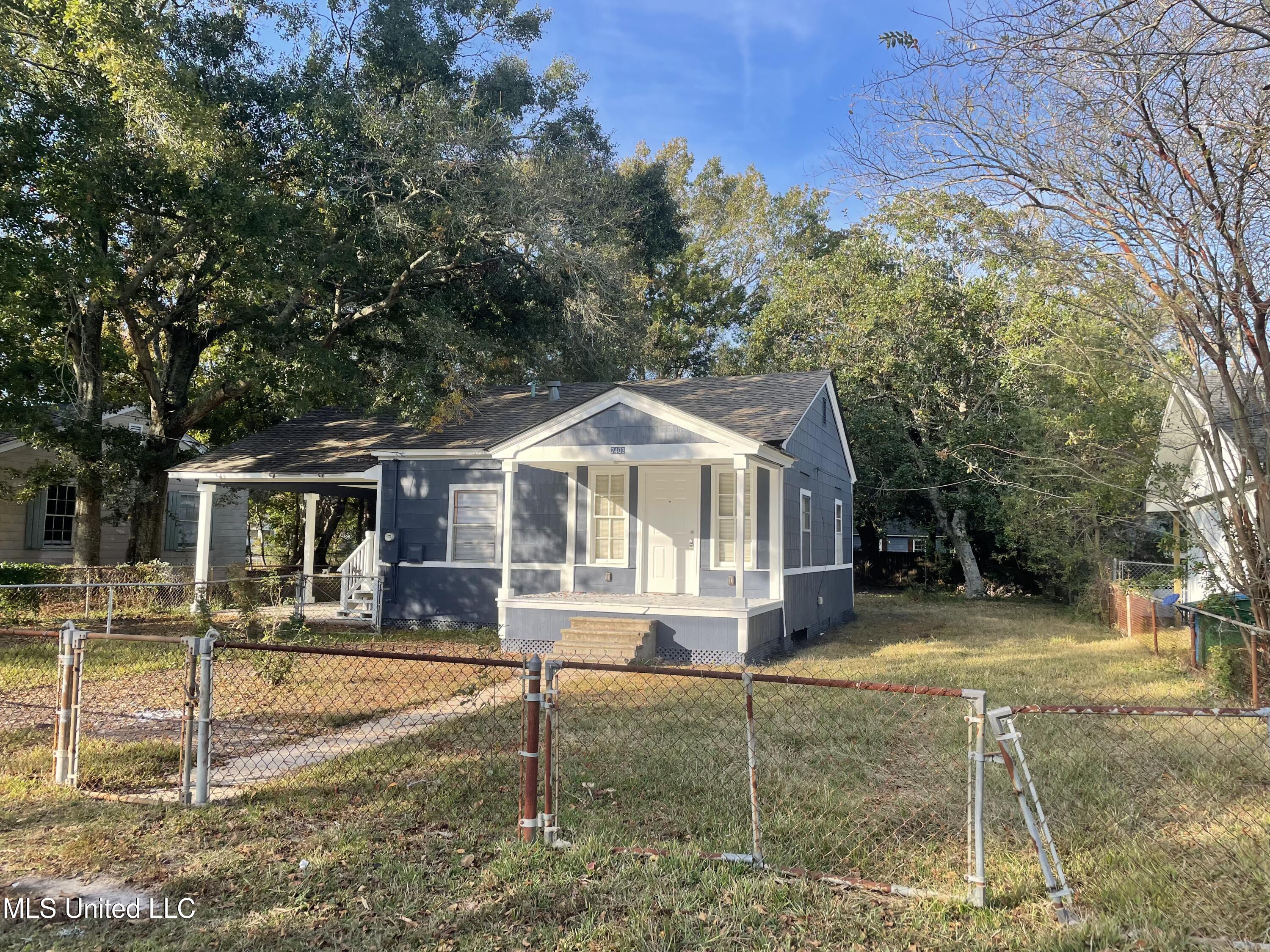 2403 9th Street Pascagoula, MS 39567 - Photo 3 of 24 IMG_8762