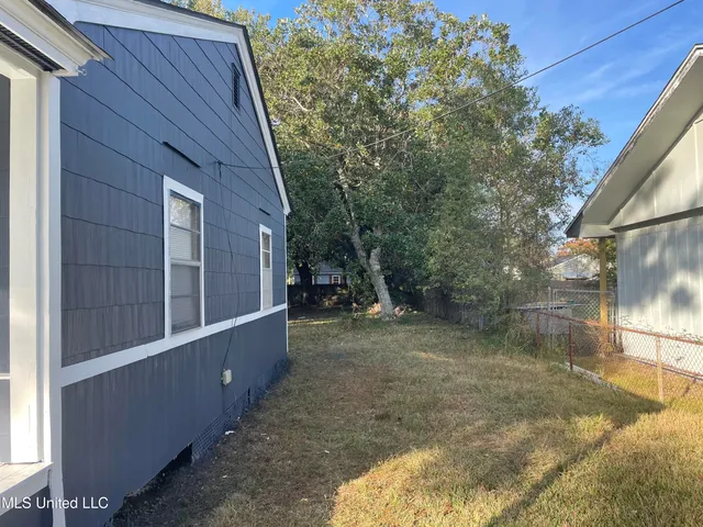 $1,350 | 2403 9th Street, Pascagoula, MS 39567