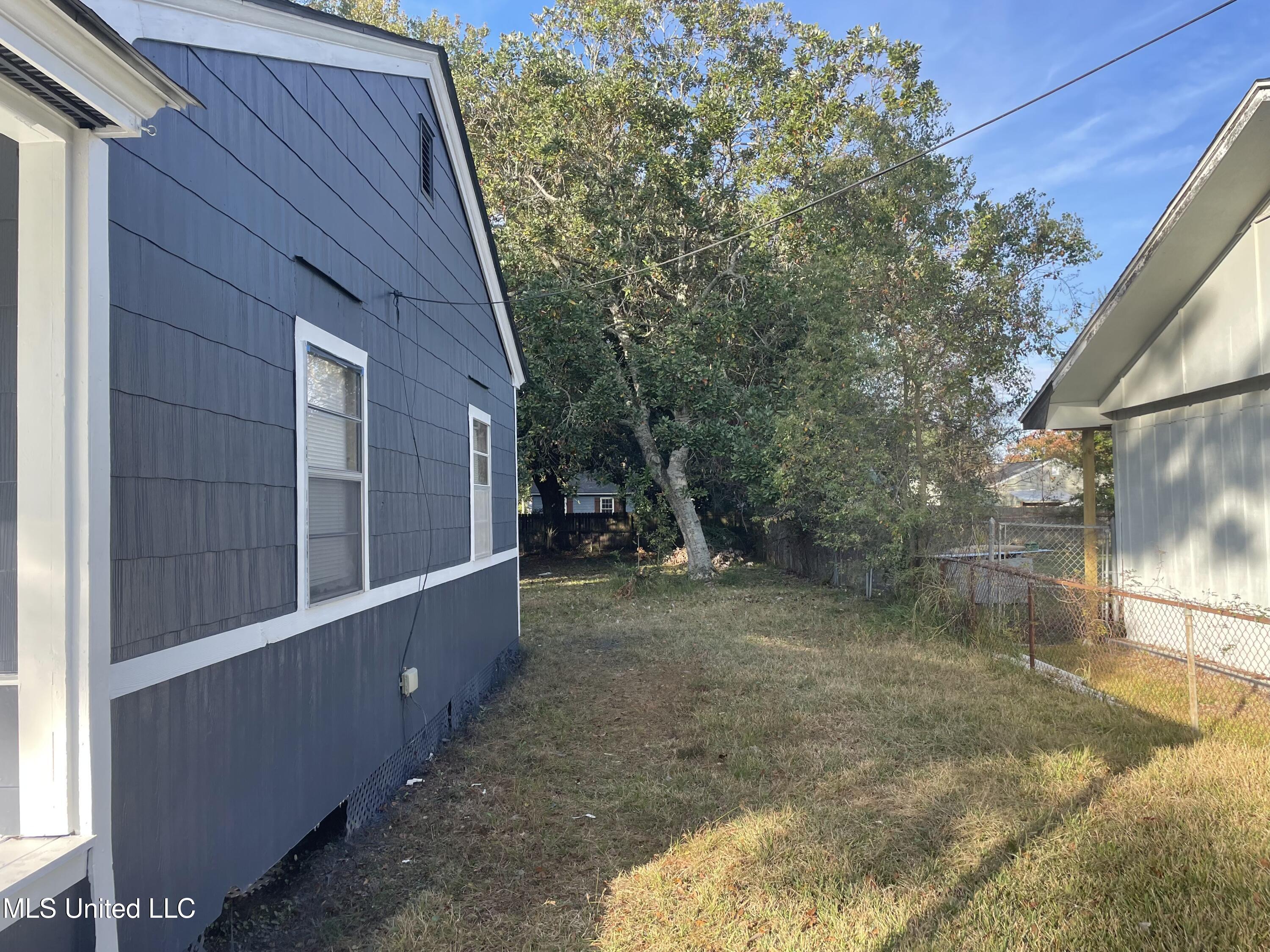 2403 9th Street Pascagoula, MS 39567 - Photo 6 of 24 IMG_8764