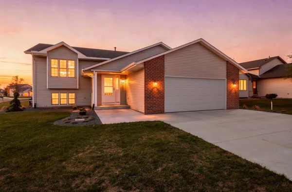 $460,000 | 4186 156th Street West, Rosemount, MN 55068