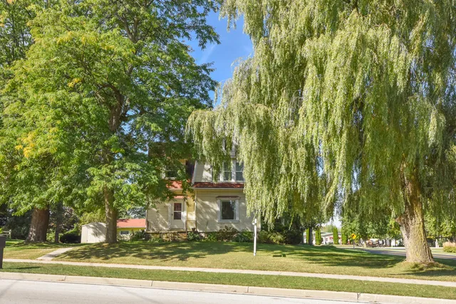 $274,900 | 825 Wisconsin Street, Adell, WI 53001