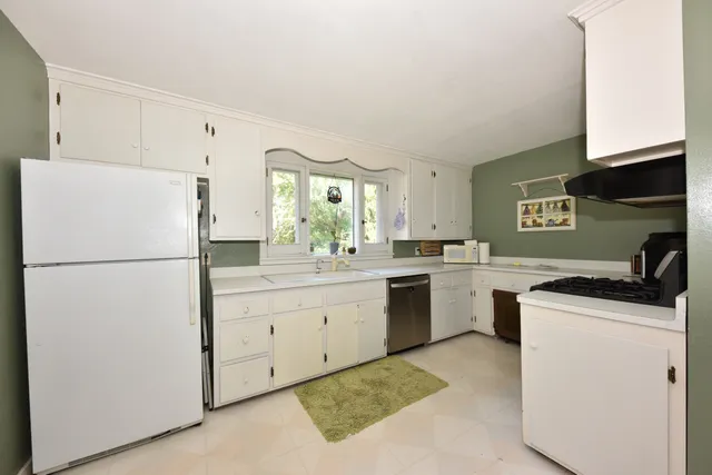 $274,900 | 825 Wisconsin Street, Adell, WI 53001