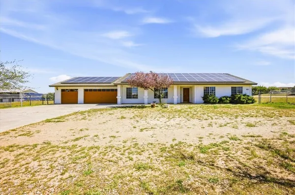 $3,100 | 8325 Beaver Avenue, Phelan, CA 92371