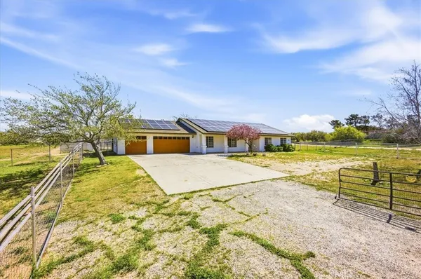 $3,100 | 8325 Beaver Avenue, Phelan, CA 92371
