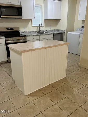 $800,000 | 613 Bellhaven Street, Garner, NC 27529